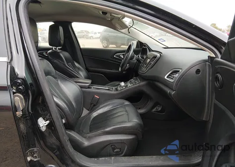 2015 Chrysler 200 C z USA, uszkodzony, nr VIN 1C3CCCCB0FN643502